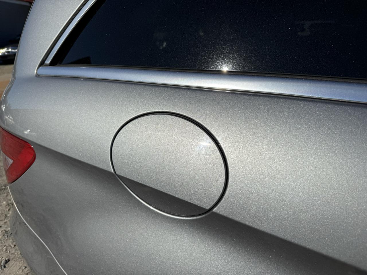 Mercedes-Benz R-Class R350 4MATIC w/ 3rd Row 2012