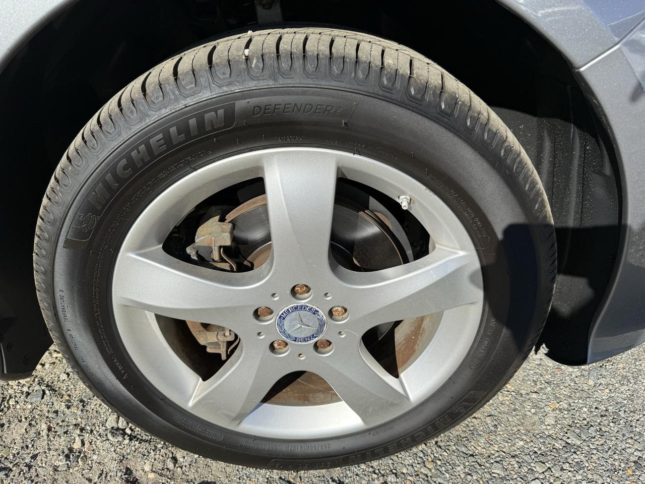 Mercedes-Benz R-Class R350 4MATIC w/ 3rd Row 2012