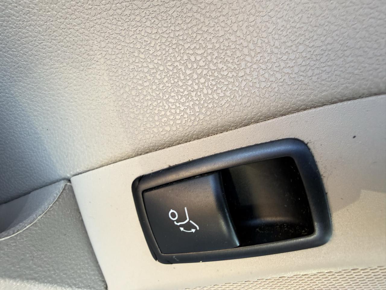 Mercedes-Benz R-Class R350 4MATIC w/ 3rd Row 2012