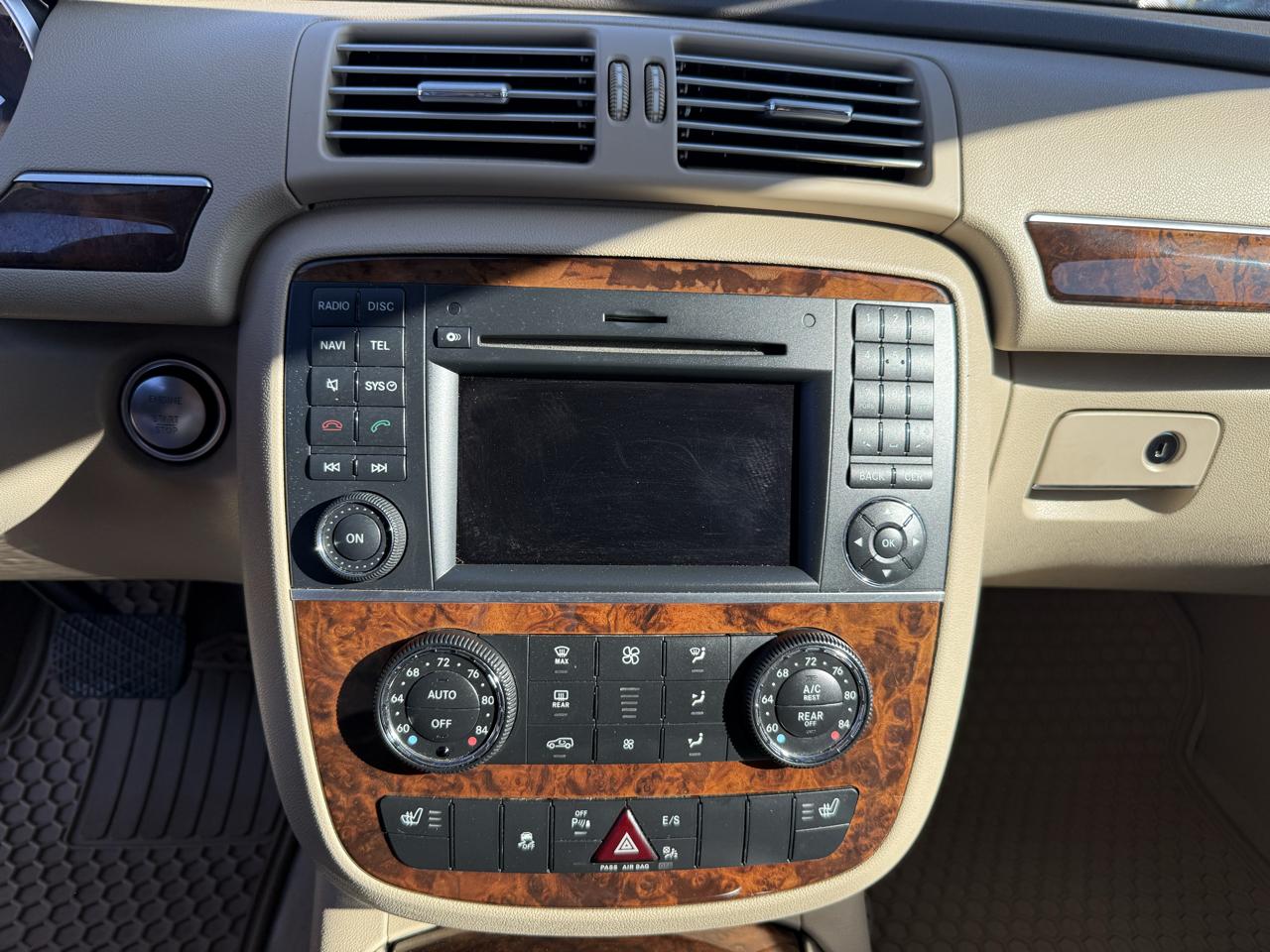 Mercedes-Benz R-Class R350 4MATIC w/ 3rd Row 2012