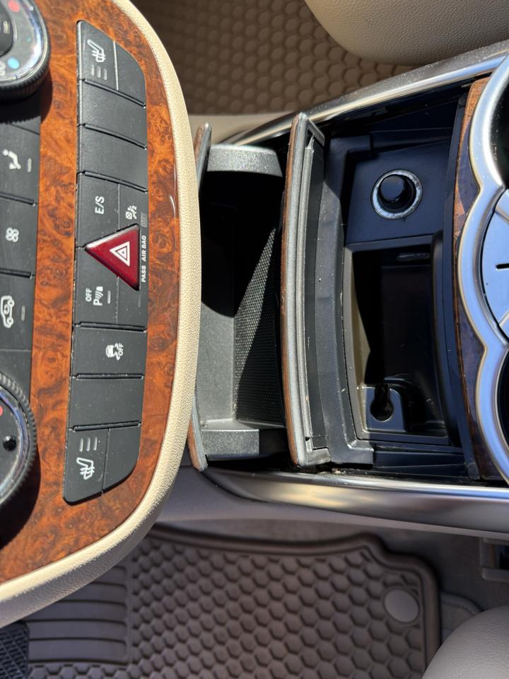 Mercedes-Benz R-Class R350 4MATIC w/ 3rd Row 2012
