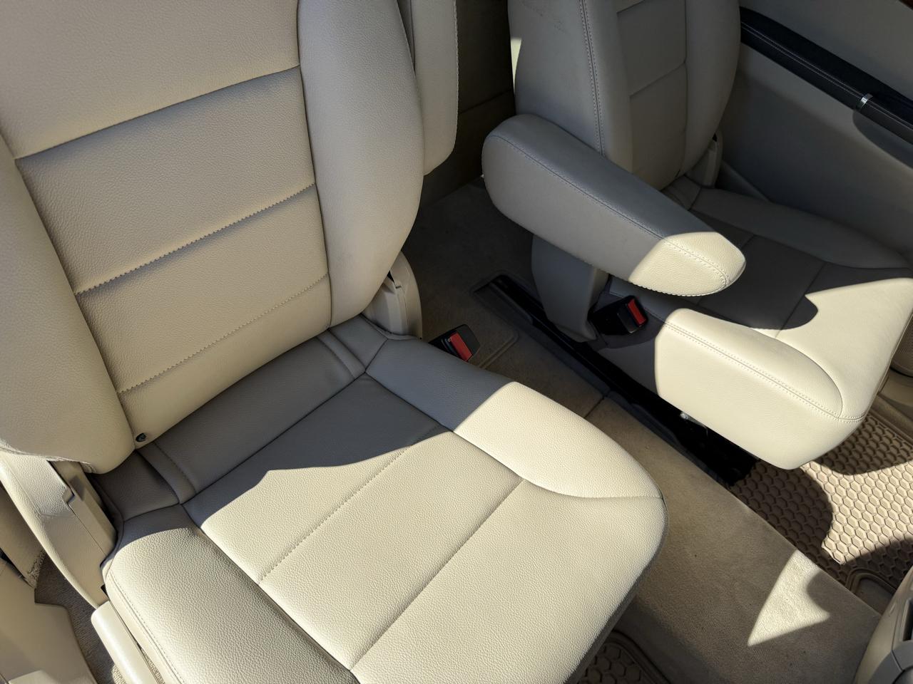 Mercedes-Benz R-Class R350 4MATIC w/ 3rd Row 2012
