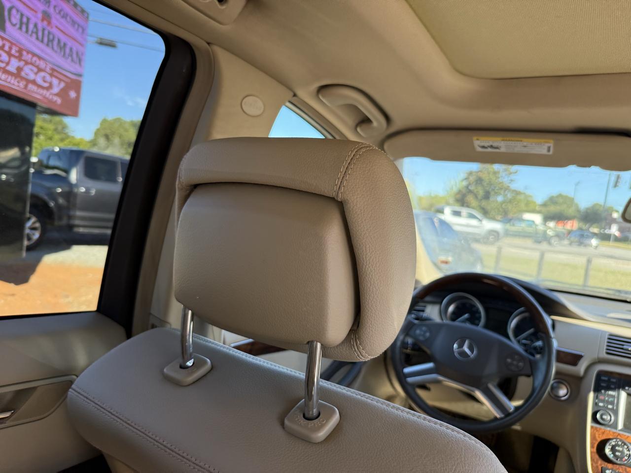 Mercedes-Benz R-Class R350 4MATIC w/ 3rd Row 2012