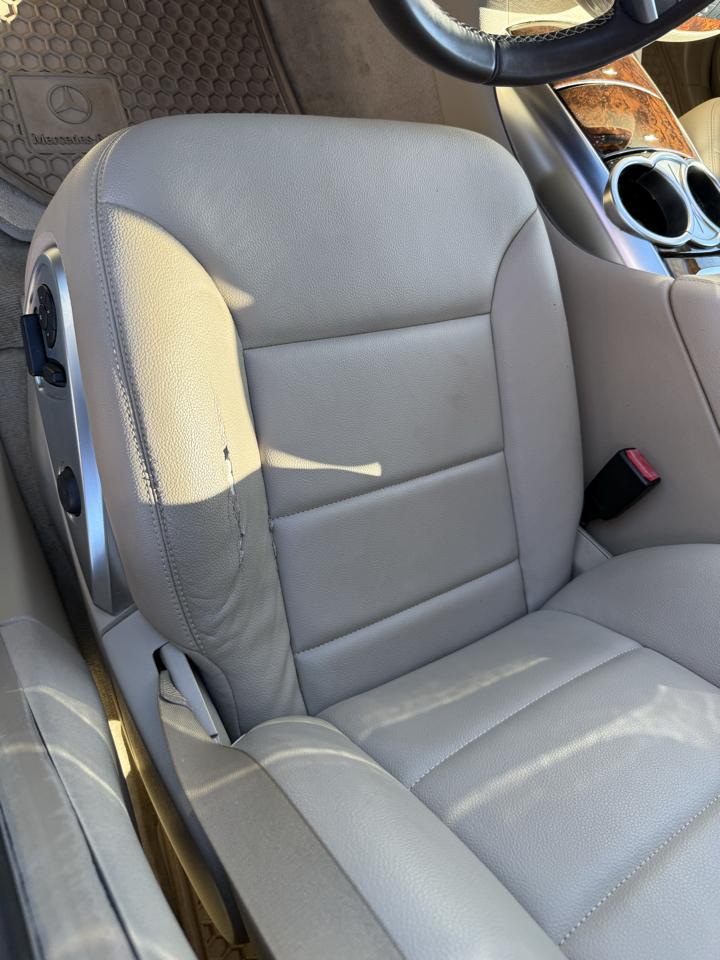 Mercedes-Benz R-Class R350 4MATIC w/ 3rd Row 2012