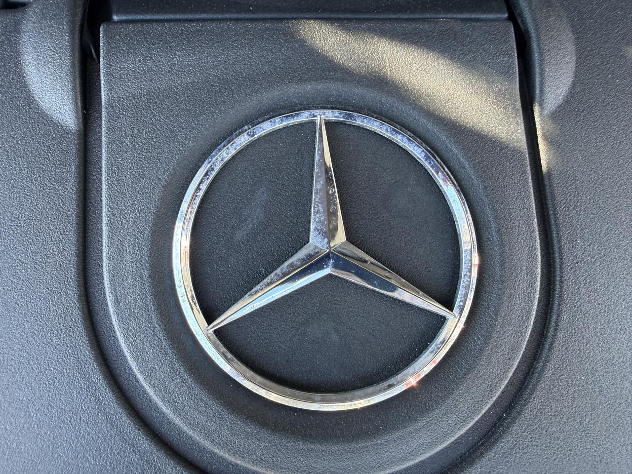 Mercedes-Benz R-Class R350 4MATIC w/ 3rd Row 2012