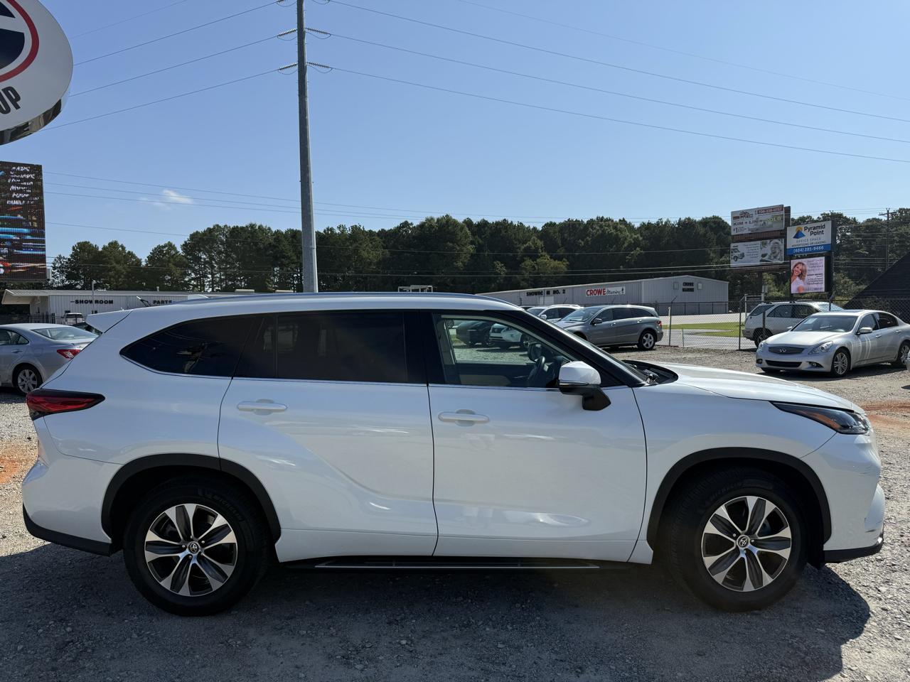 Toyota Highlander XLE FWD V6 2021