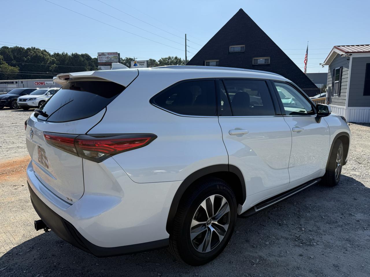 Toyota Highlander XLE FWD V6 2021