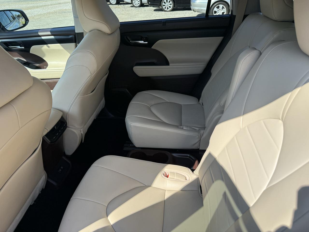 Toyota Highlander XLE FWD V6 2021