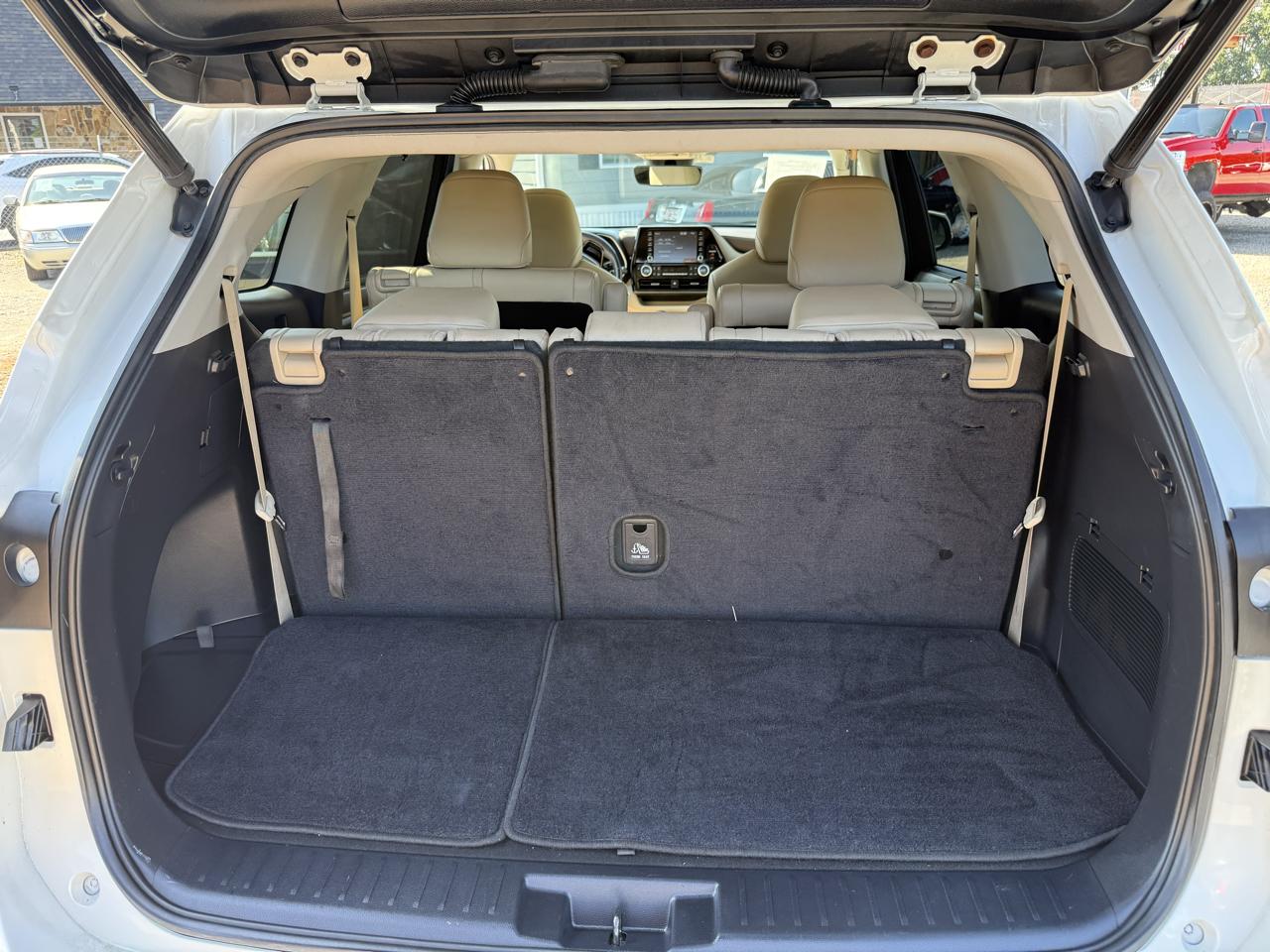 Toyota Highlander XLE FWD V6 2021