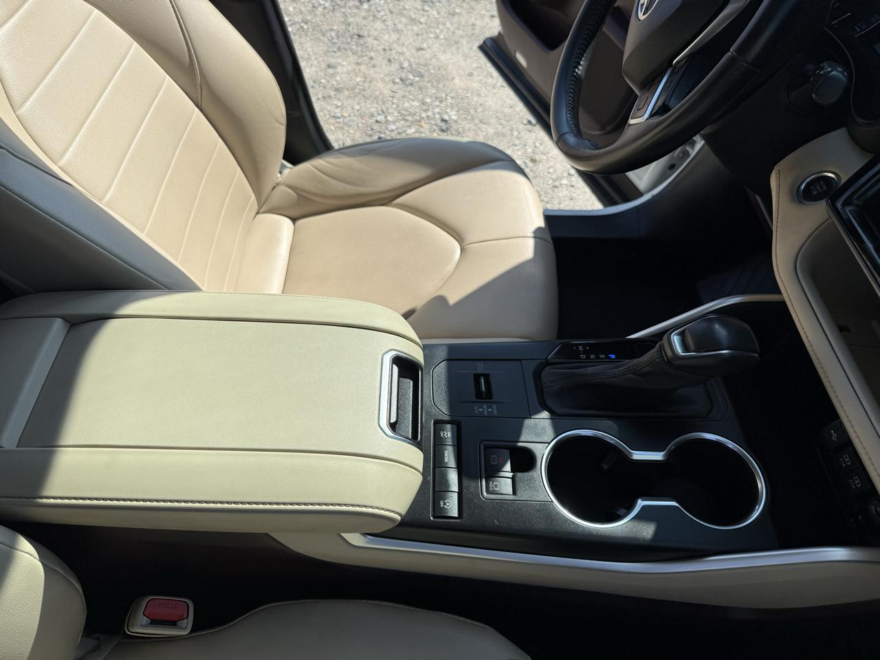 Toyota Highlander XLE FWD V6 2021