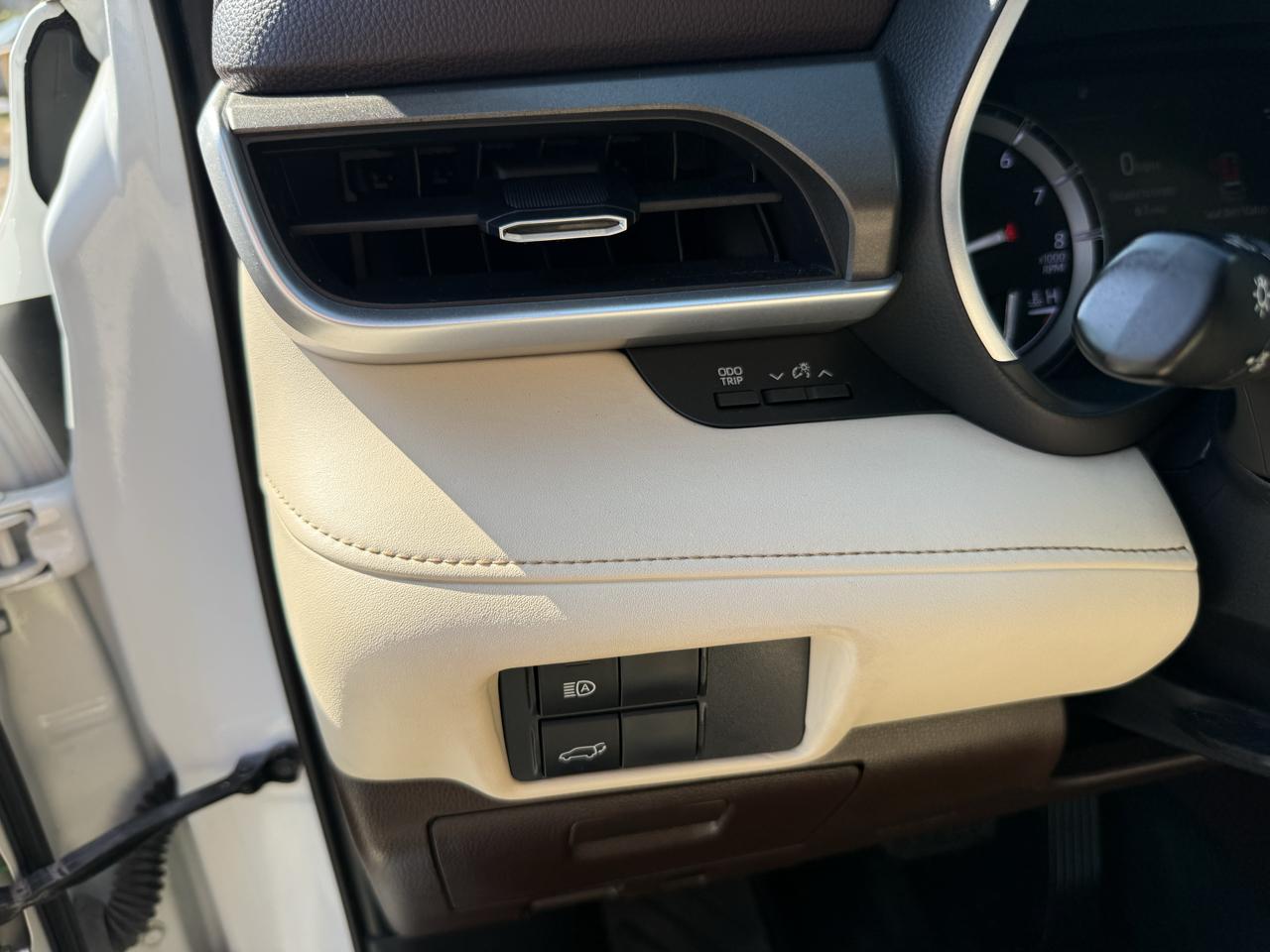 Toyota Highlander XLE FWD V6 2021