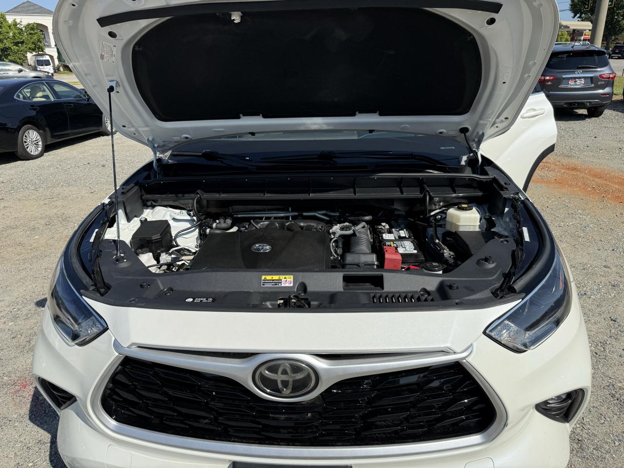 Toyota Highlander XLE FWD V6 2021