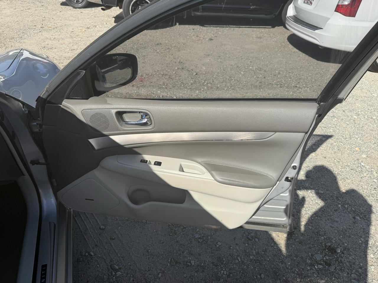 Infiniti G Sedan 37 Sport 6MT 2012