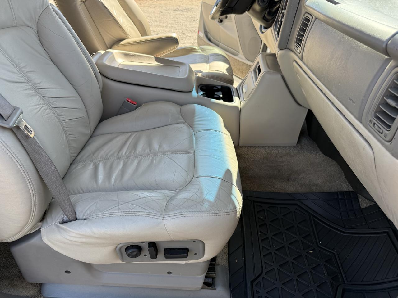 Chevrolet Tahoe 4WD 2002