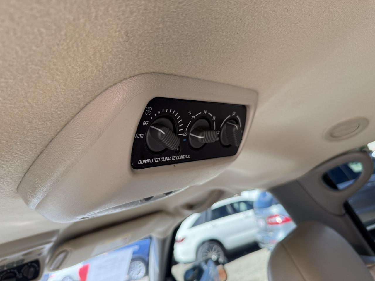 Chevrolet Tahoe 4WD 2002