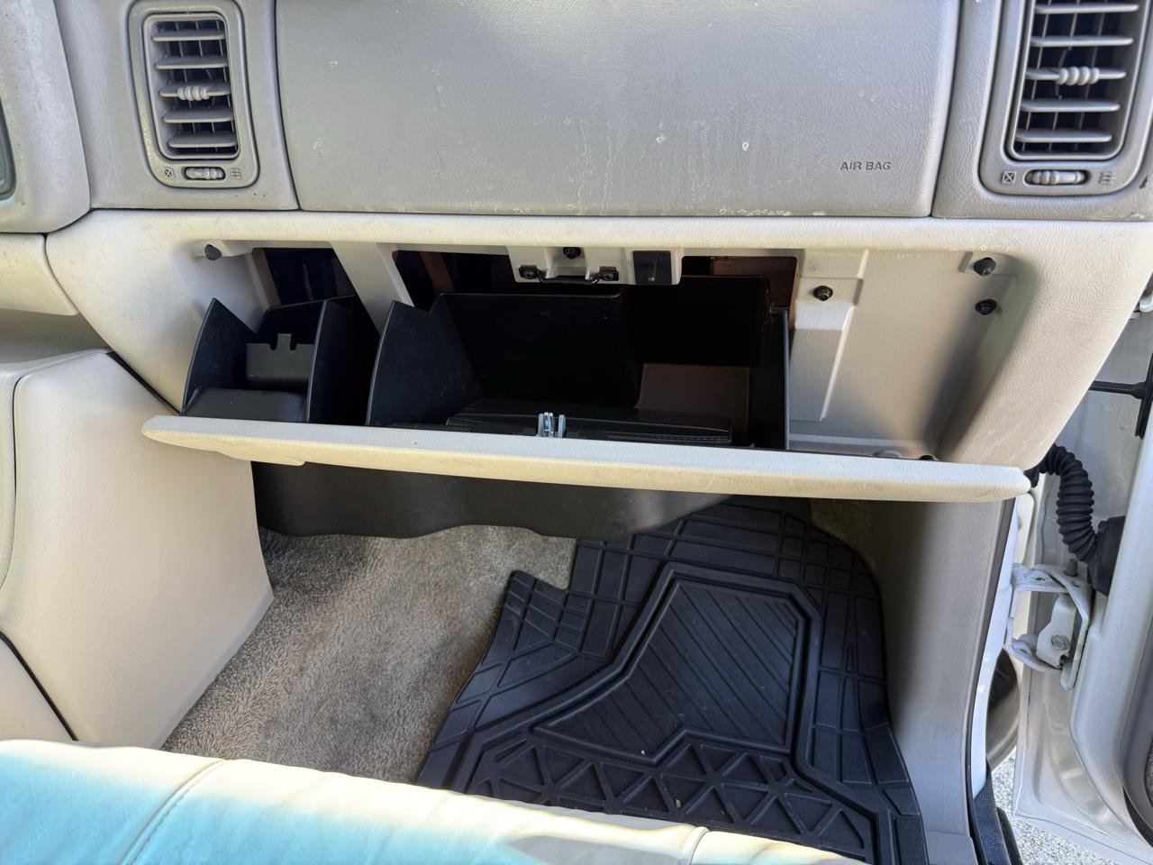 Chevrolet Tahoe 4WD 2002