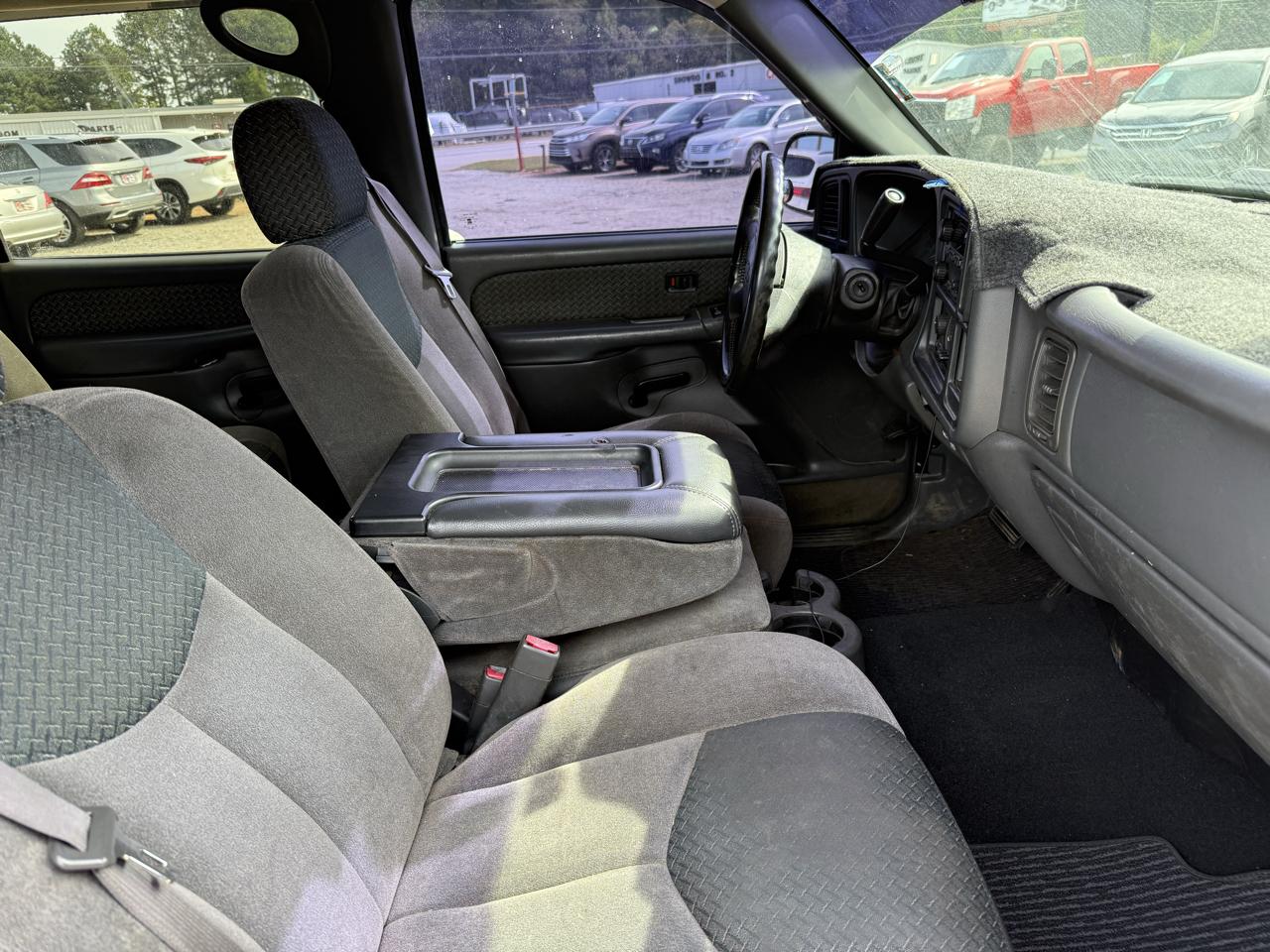 Chevrolet Avalanche 1500 2WD 2004