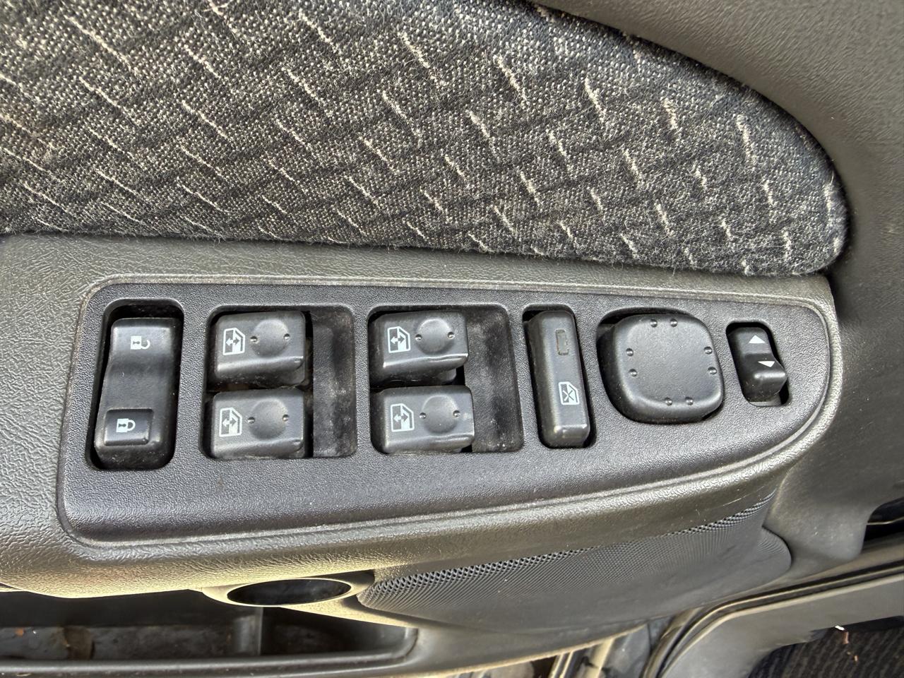 Chevrolet Avalanche 1500 2WD 2004