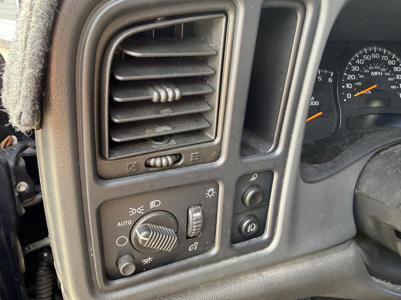 Chevrolet Avalanche 1500 2WD 2004