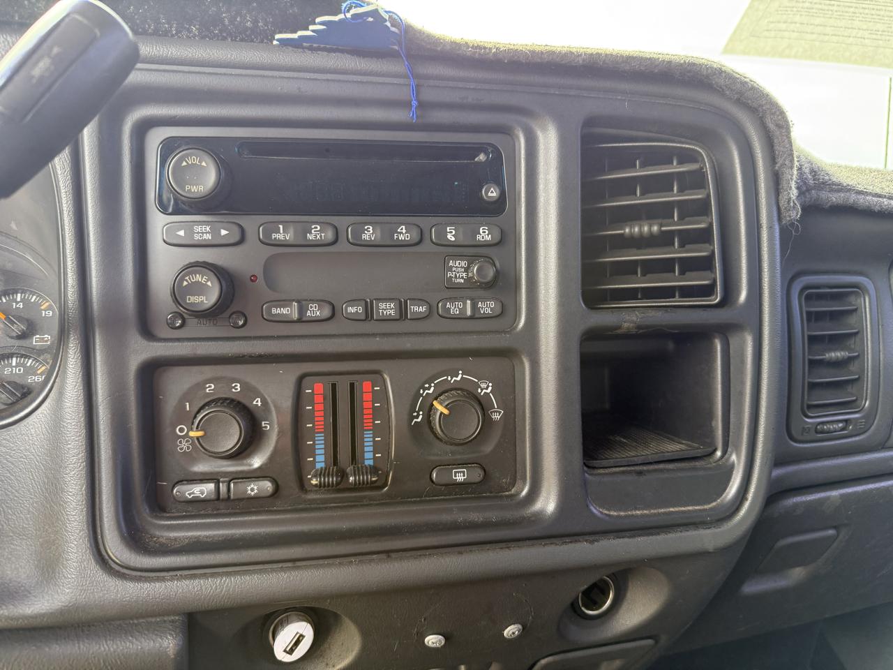 Chevrolet Avalanche 1500 2WD 2004