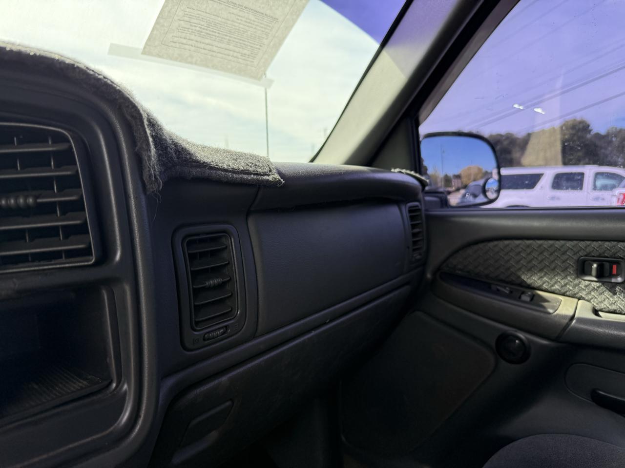Chevrolet Avalanche 1500 2WD 2004
