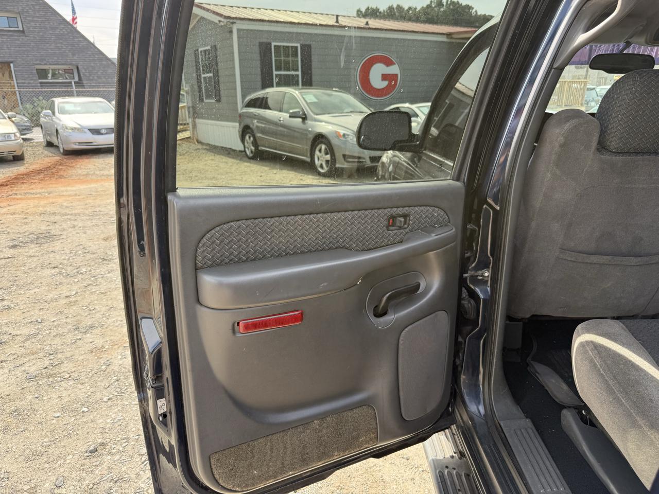 Chevrolet Avalanche 1500 2WD 2004