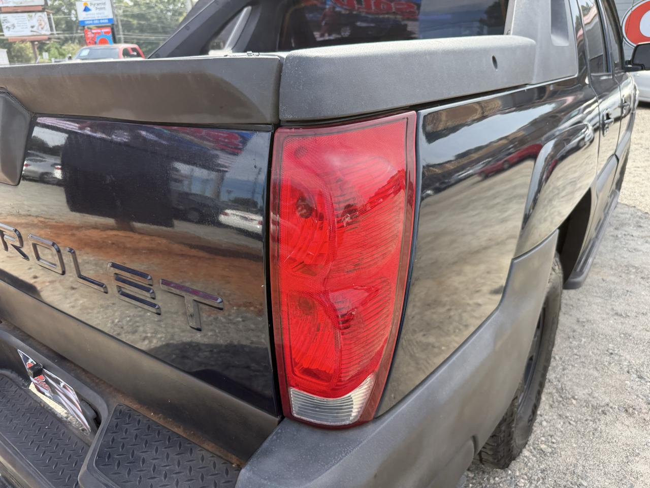 Chevrolet Avalanche 1500 2WD 2004