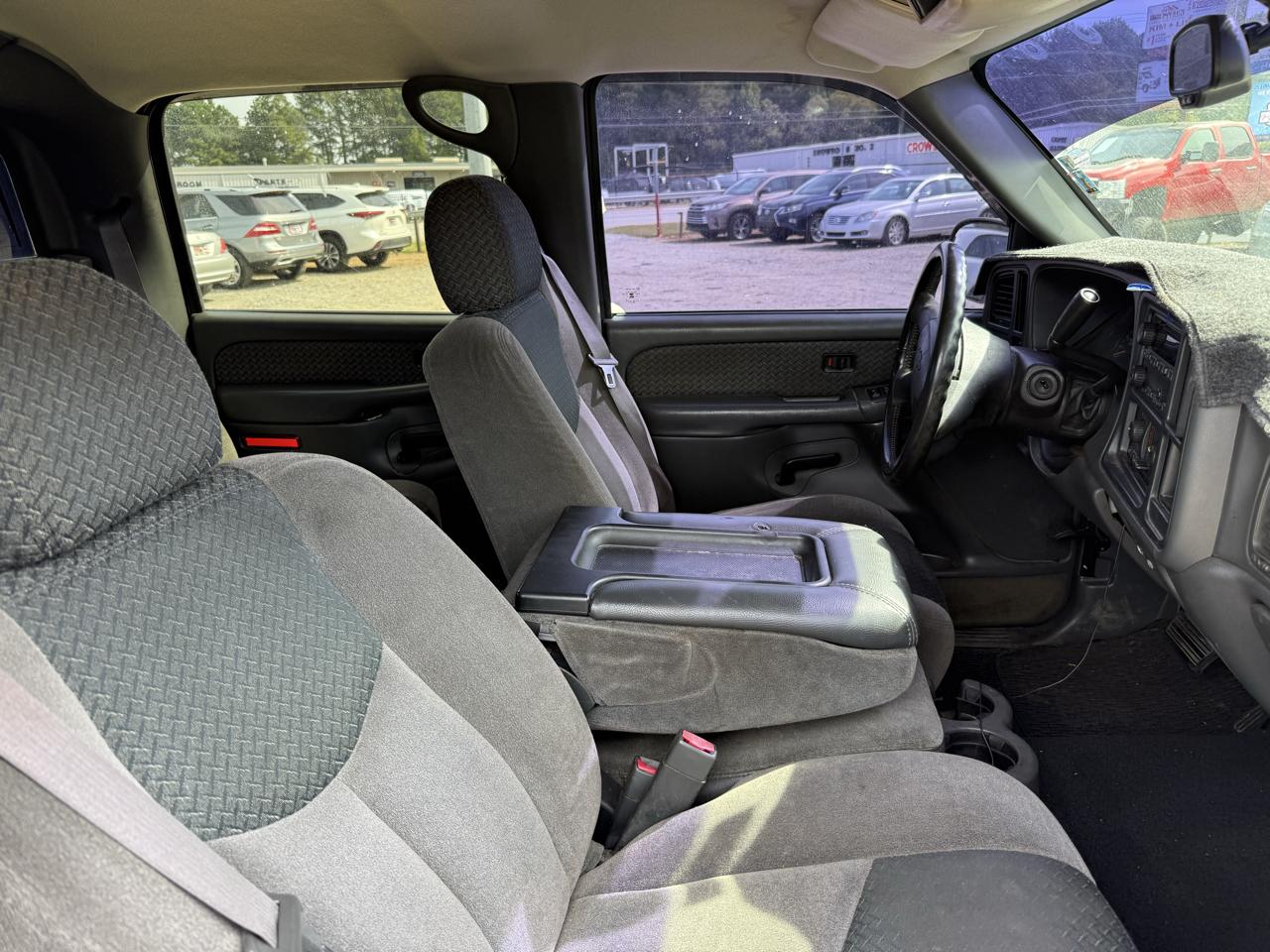 Chevrolet Avalanche 1500 2WD 2004