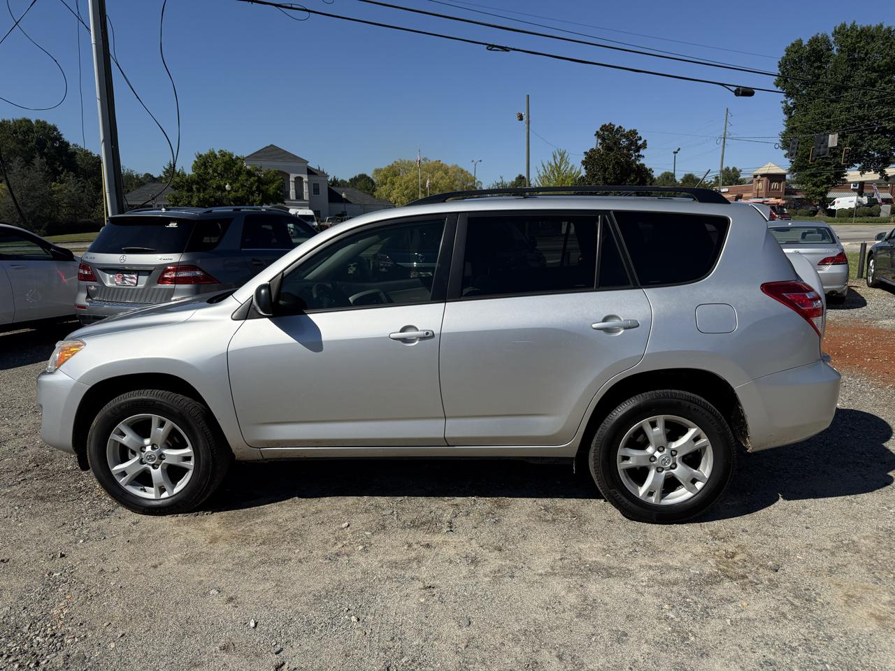 Toyota RAV4 Base I4 4WD 2012