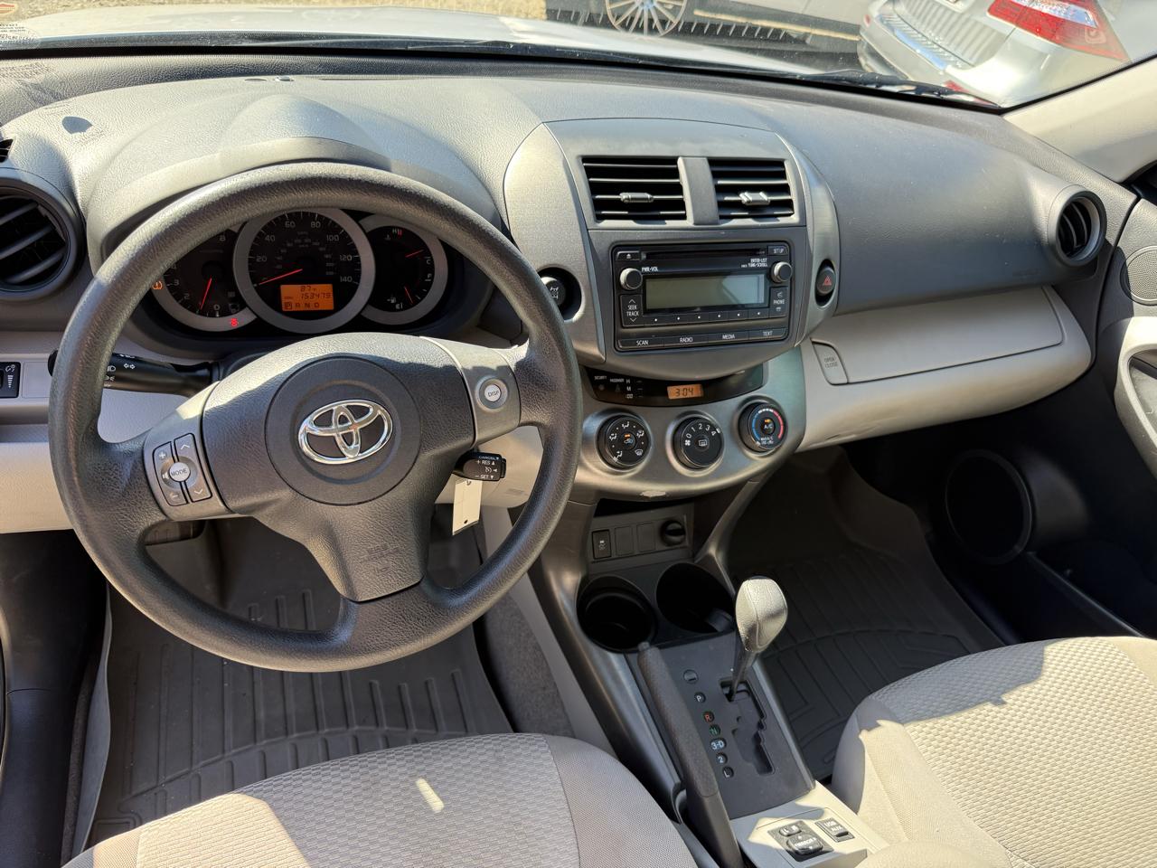 Toyota RAV4 Base I4 4WD 2012