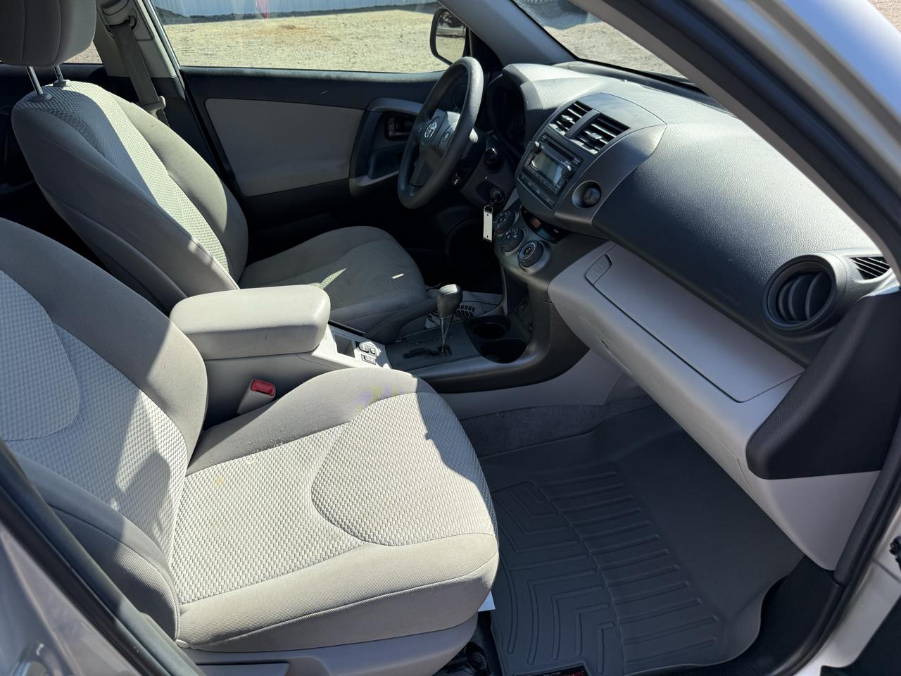 Toyota RAV4 Base I4 4WD 2012