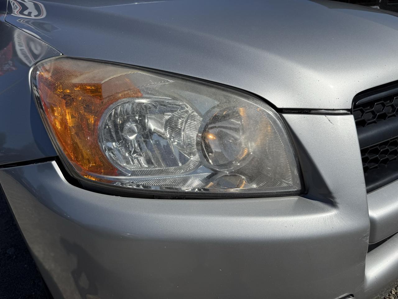 Toyota RAV4 Base I4 4WD 2012