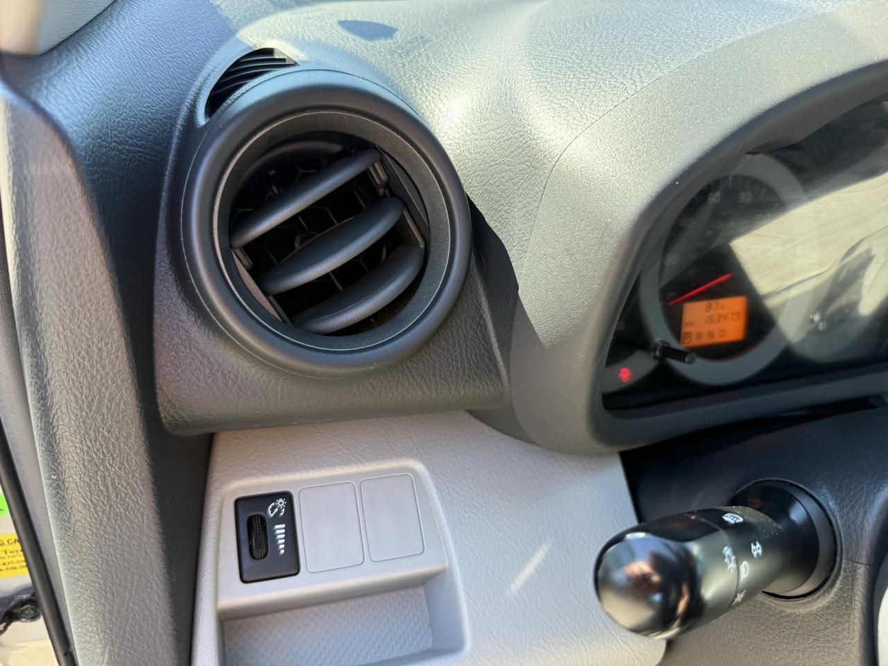 Toyota RAV4 Base I4 4WD 2012