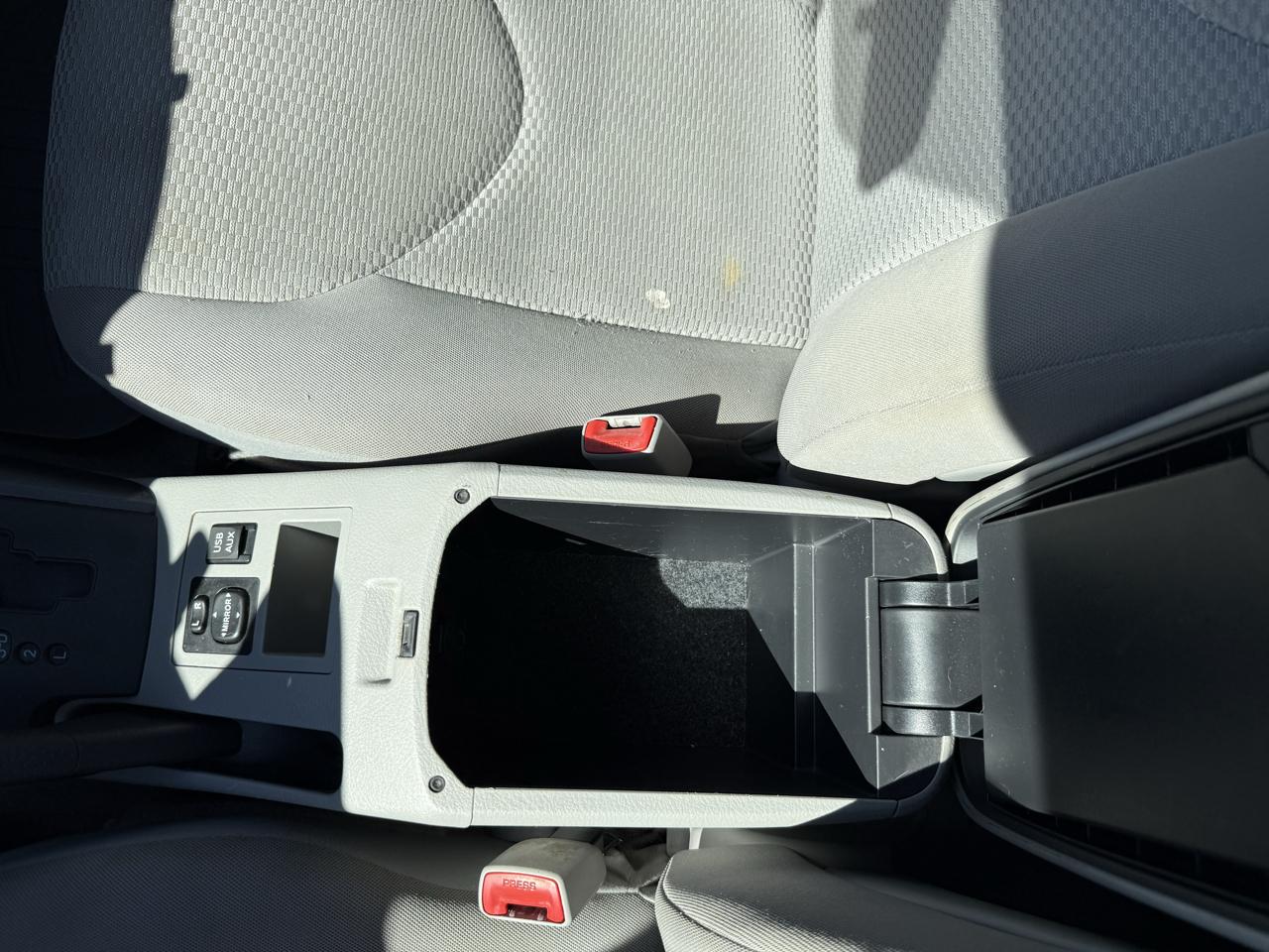 Toyota RAV4 Base I4 4WD 2012