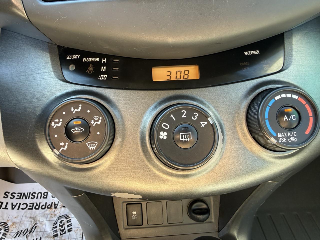 Toyota RAV4 Base I4 4WD 2012