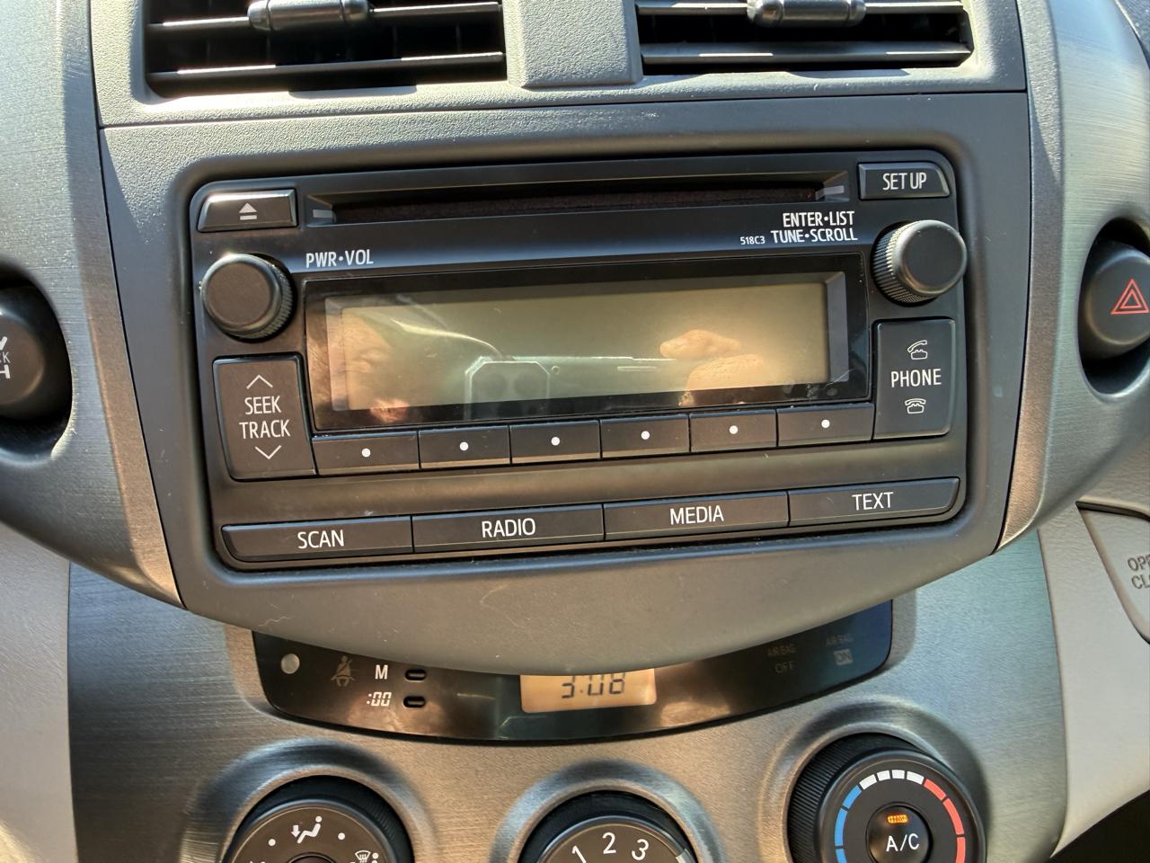 Toyota RAV4 Base I4 4WD 2012