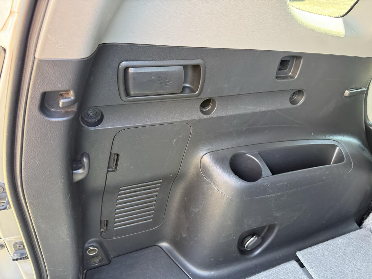 Toyota RAV4 Base I4 4WD 2012