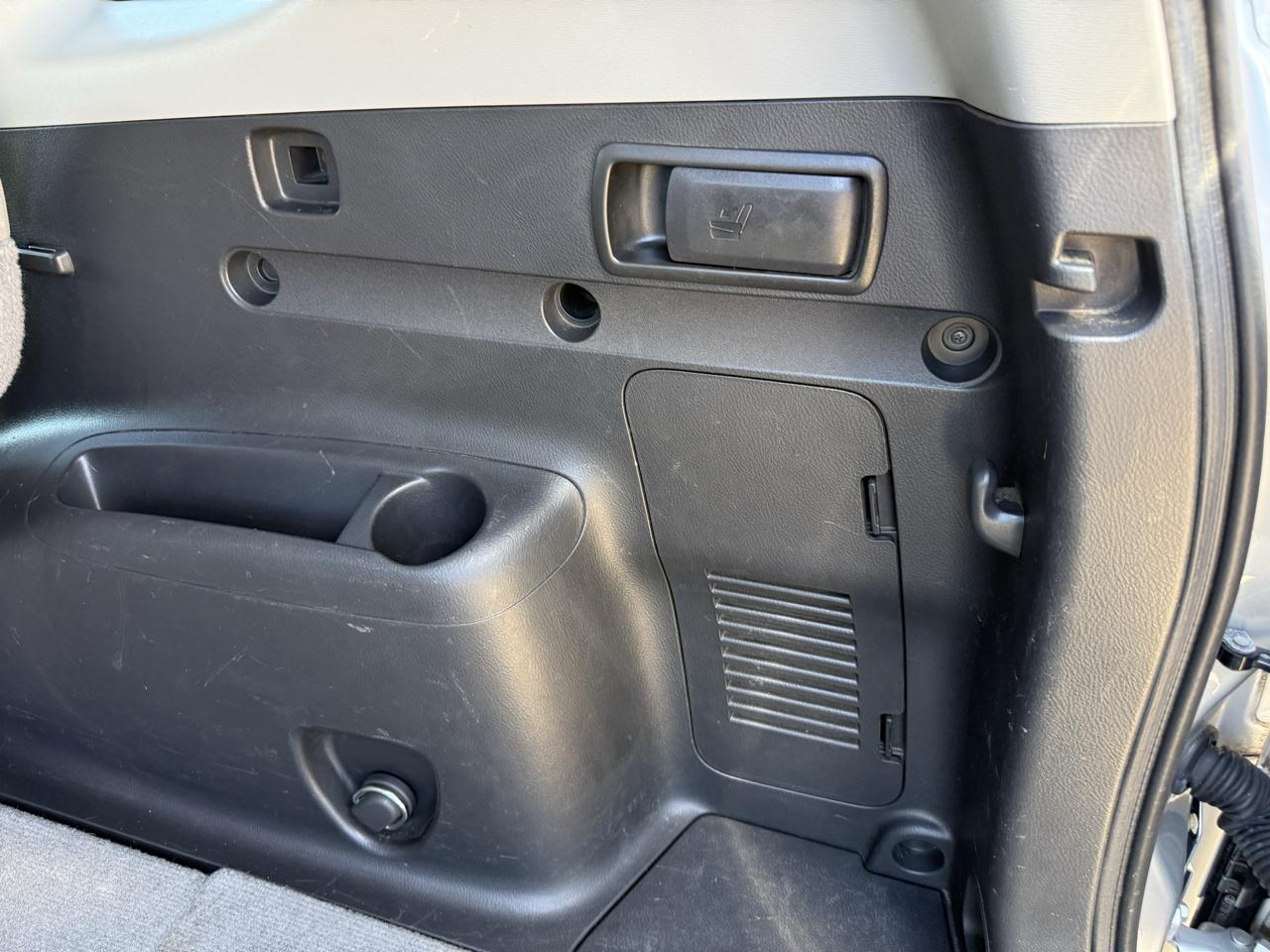 Toyota RAV4 Base I4 4WD 2012