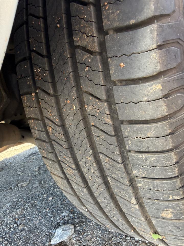 Toyota RAV4 Base I4 4WD 2012