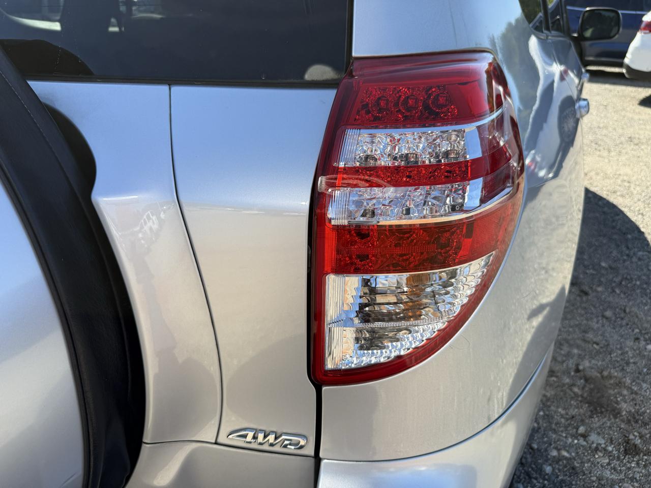Toyota RAV4 Base I4 4WD 2012