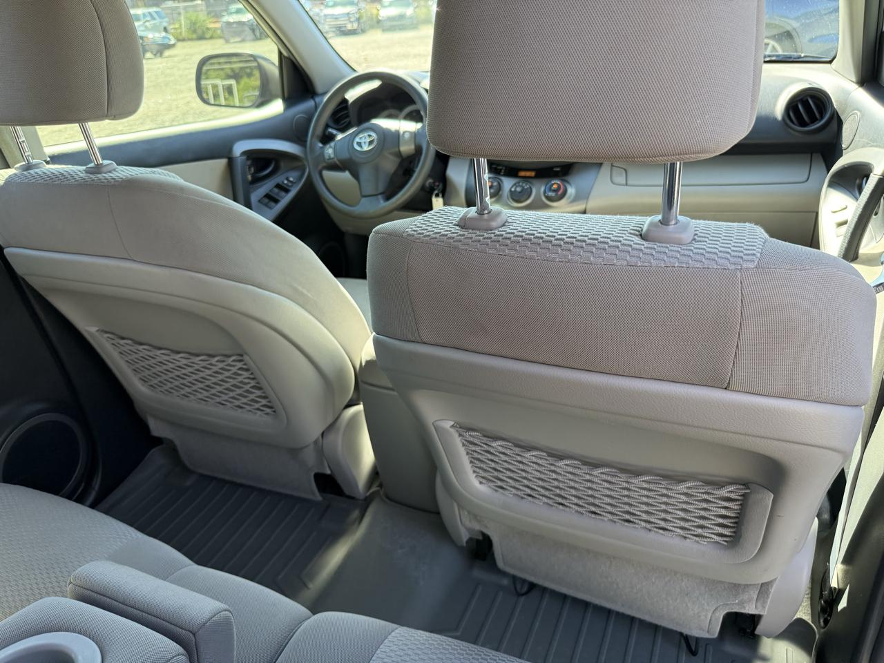 Toyota RAV4 Base I4 4WD 2012
