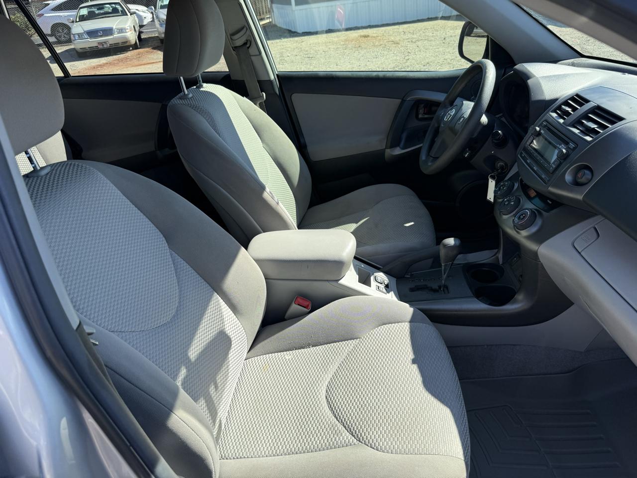 Toyota RAV4 Base I4 4WD 2012