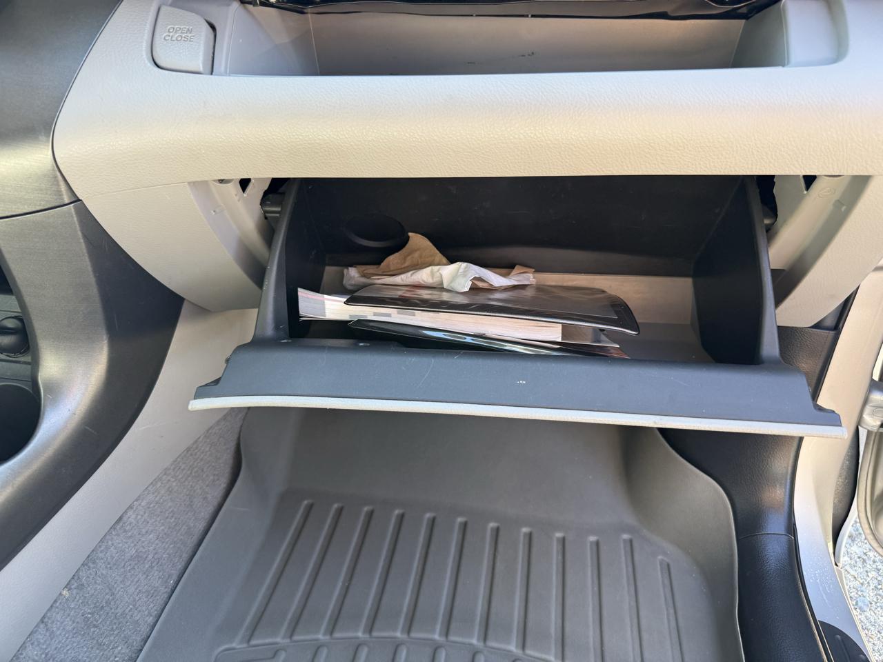Toyota RAV4 Base I4 4WD 2012