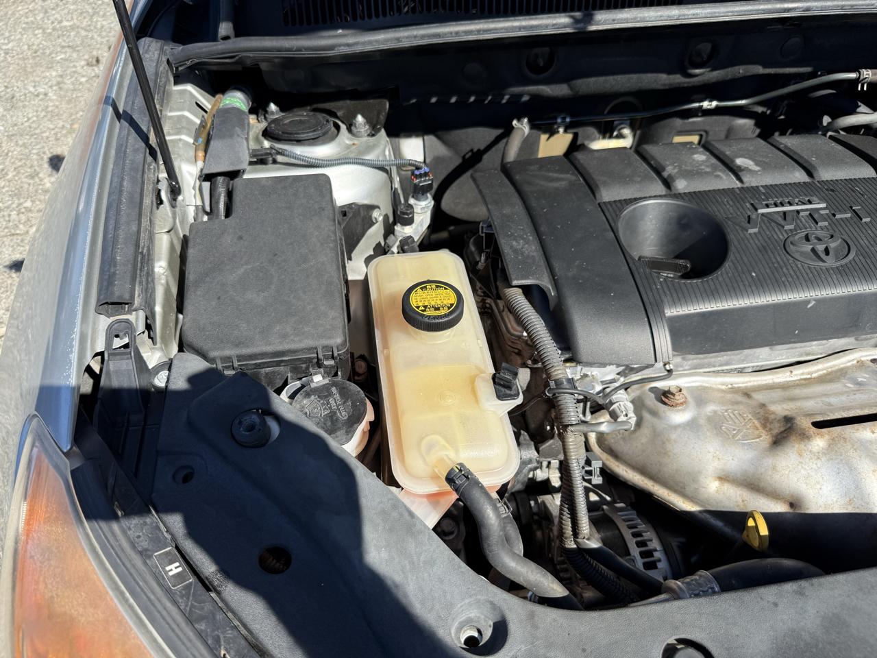 Toyota RAV4 Base I4 4WD 2012