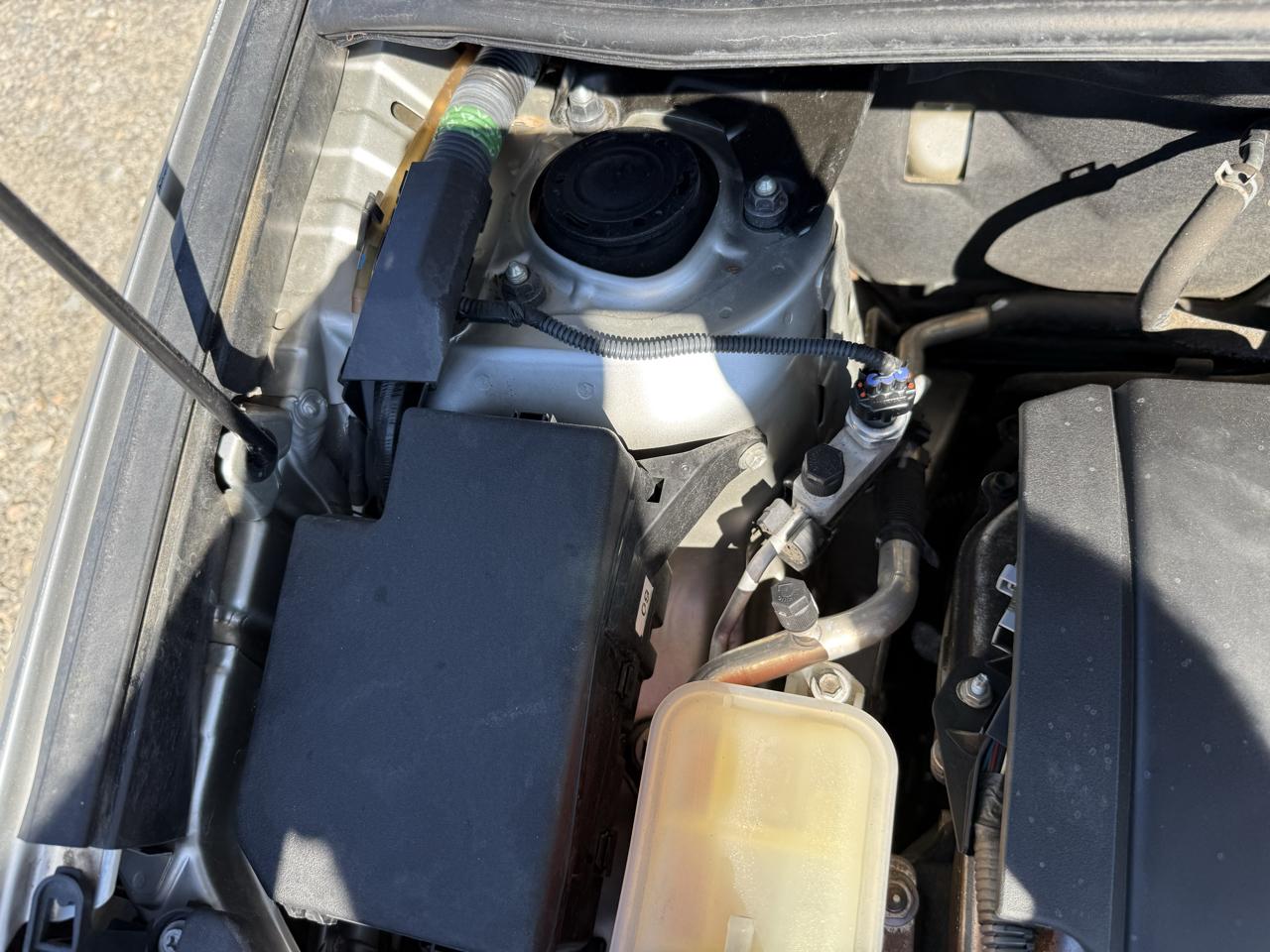 Toyota RAV4 Base I4 4WD 2012