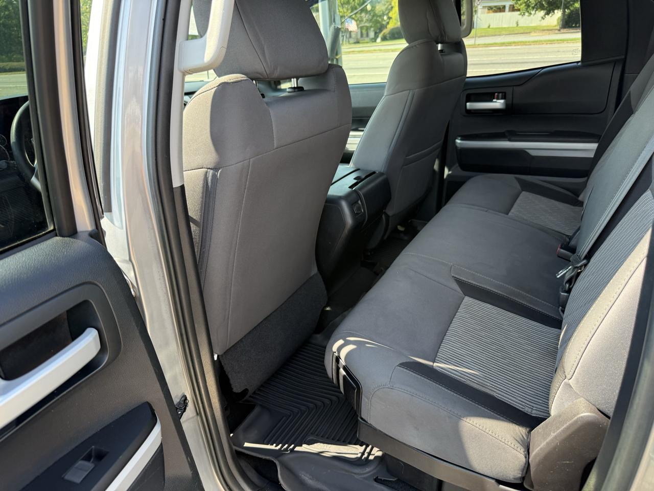 Toyota Tundra 2WD Truck Double Cab 4.6L V8 6-Spd AT SR5 (Natl) 2016