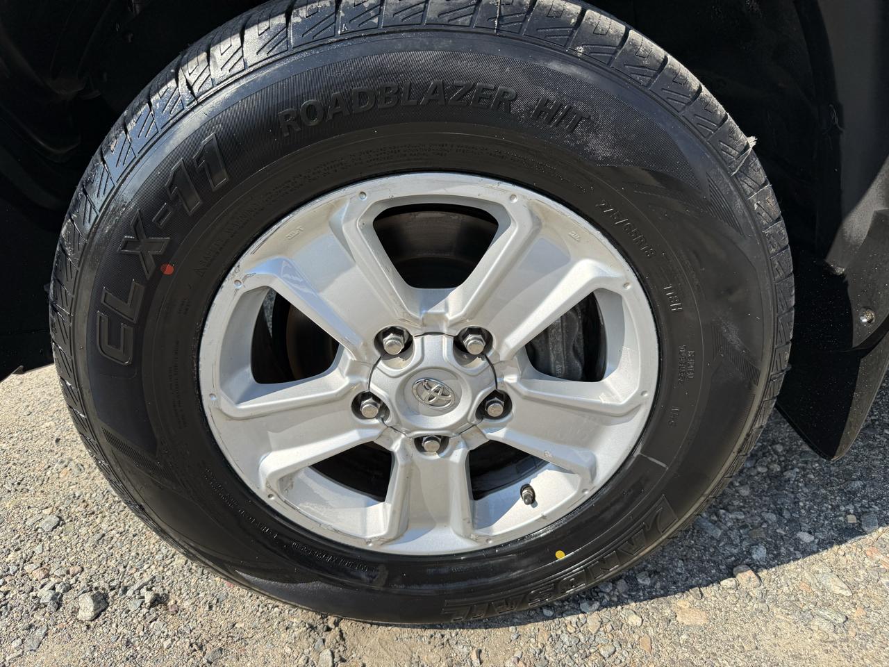 Toyota Tundra 2WD Truck Double Cab 4.6L V8 6-Spd AT SR5 (Natl) 2016
