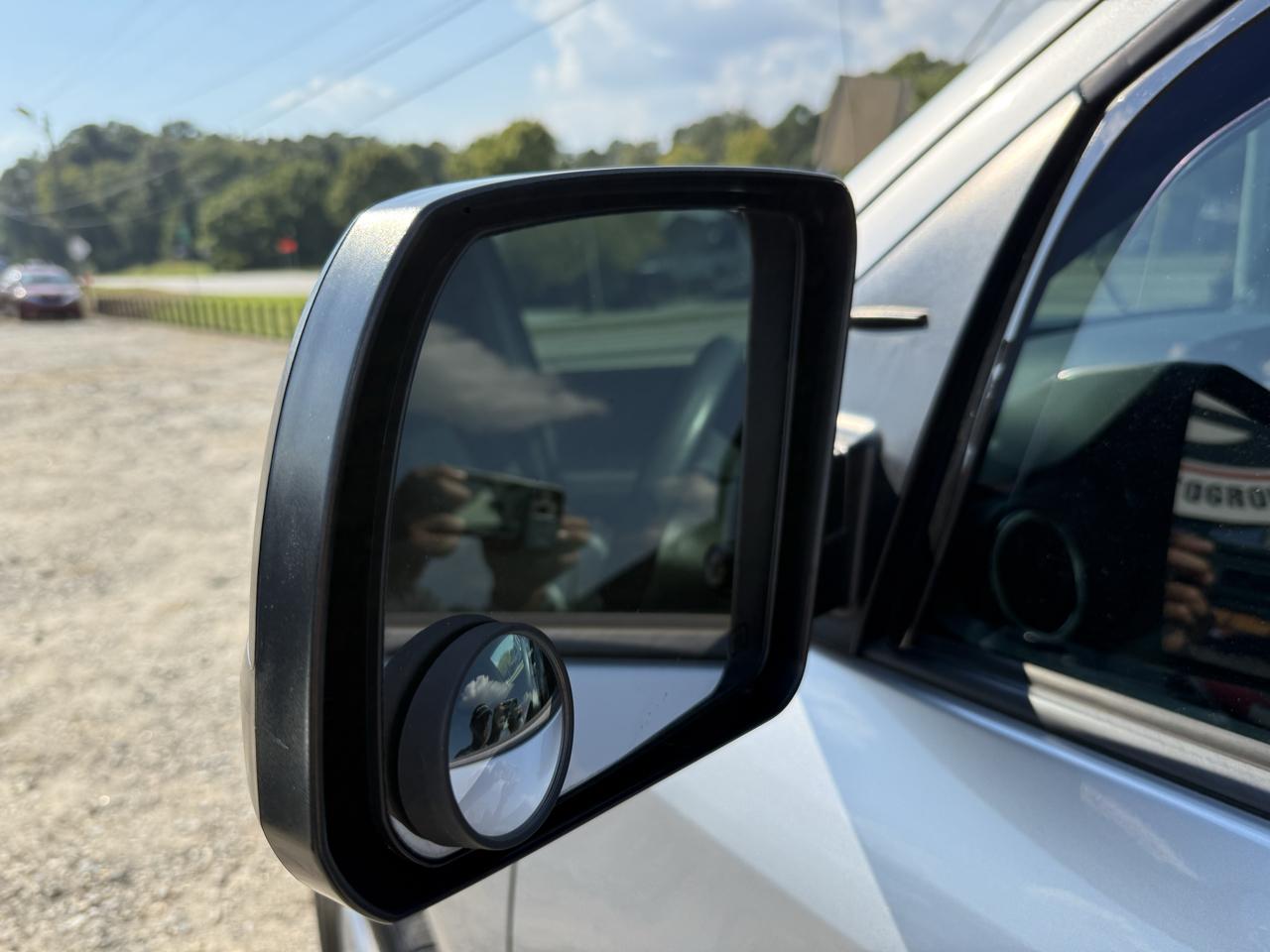 Toyota Tundra 2WD Truck Double Cab 4.6L V8 6-Spd AT SR5 (Natl) 2016