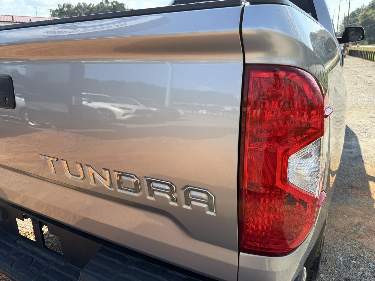 Toyota Tundra 2WD Truck Double Cab 4.6L V8 6-Spd AT SR5 (Natl) 2016