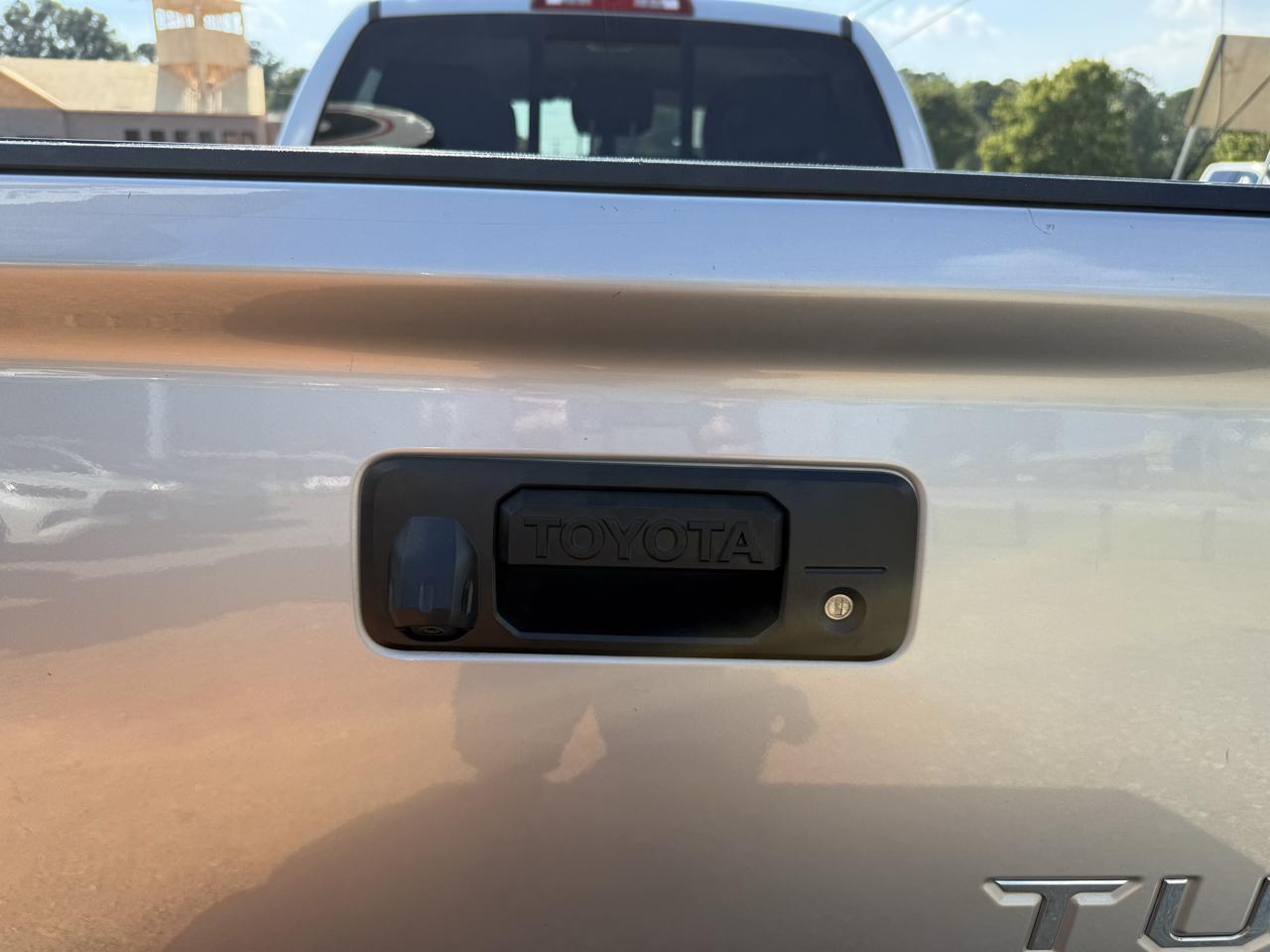 Toyota Tundra 2WD Truck Double Cab 4.6L V8 6-Spd AT SR5 (Natl) 2016
